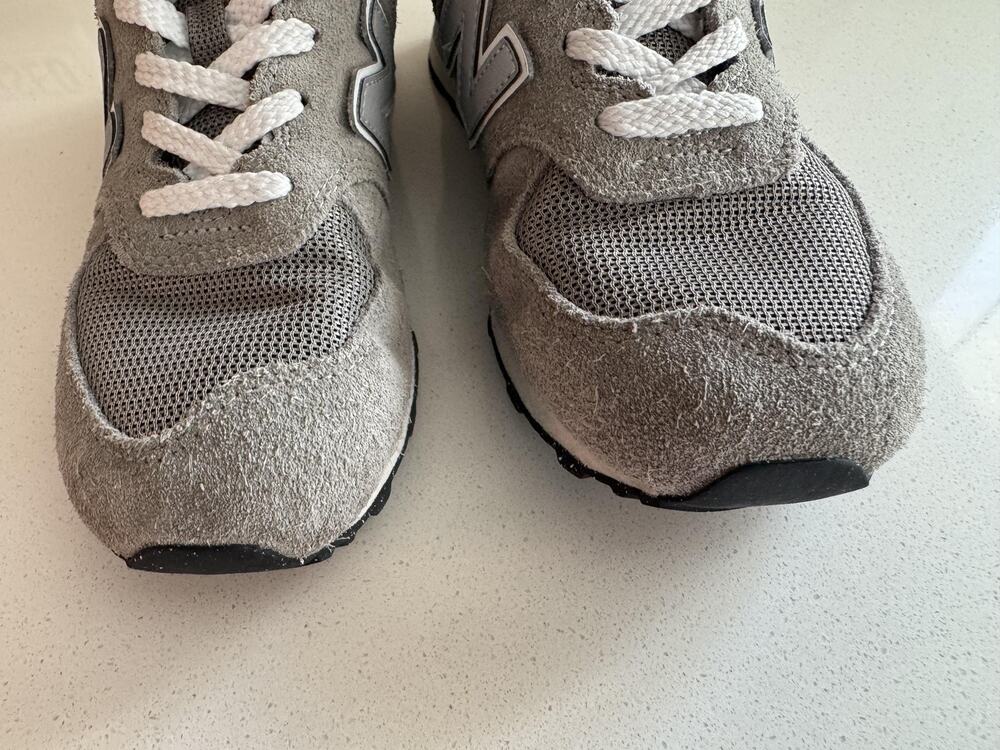 New Balance 574 Classic Shoes Sneakers Boys 2.5 Gray Suede Mesh Lace Up Athletic